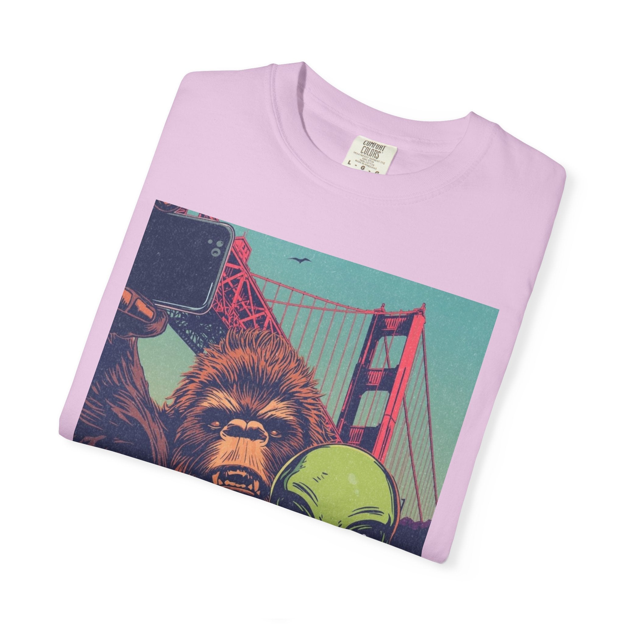 Alien & Bigfoot Golden Gate Bridge T-Shirt — San Francisco UFO & Cryptid Tee