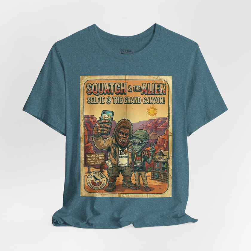 Squatch & The Alien Selfie Yellowstone, Bigfoot Alien Poster Shirt