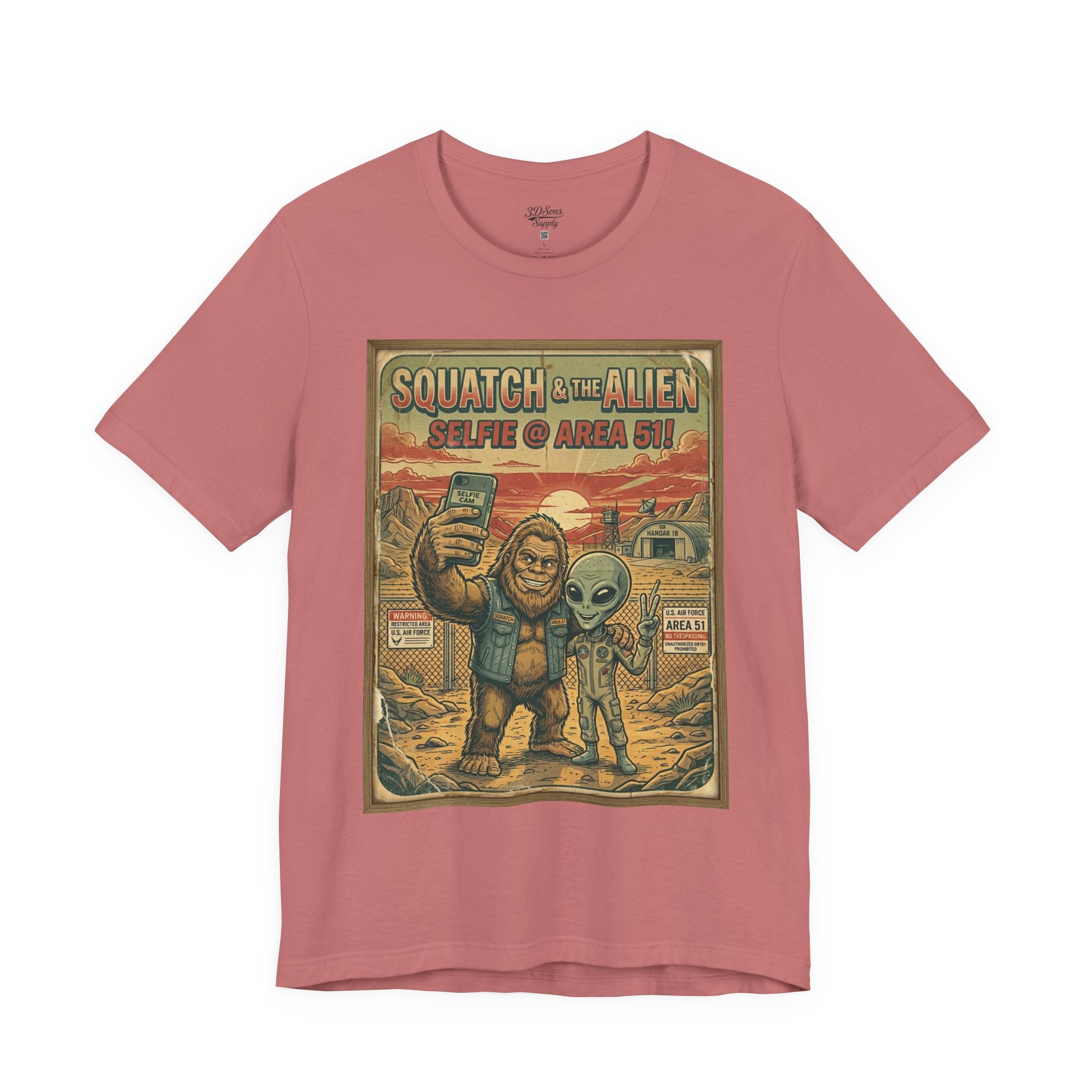 Squatch & The Alien Selfie Area 51,  Bigfoot Alien Poster Shirt