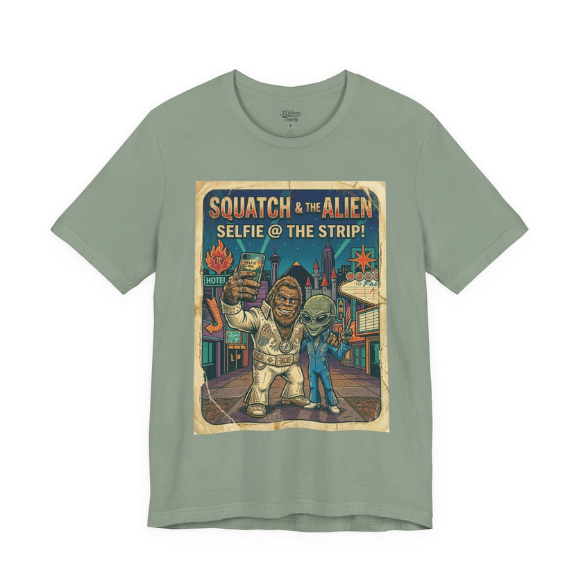 Squatch & The Alien Selfie Viva Las Vegas, Bigfoot Alien Poster Shirt