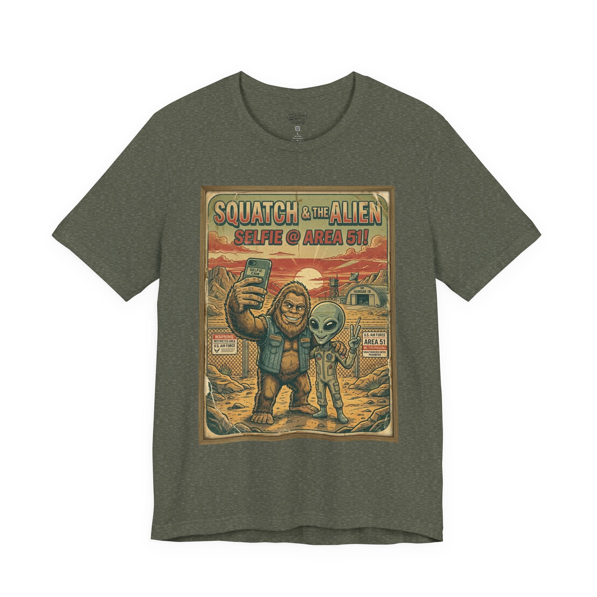 Squatch & The Alien Selfie Area 51,  Bigfoot Alien Poster Shirt