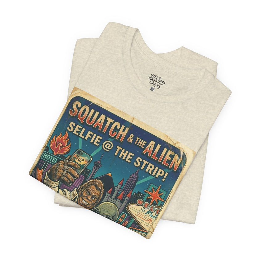 Squatch & The Alien Selfie Viva Las Vegas, Bigfoot Alien Poster Shirt