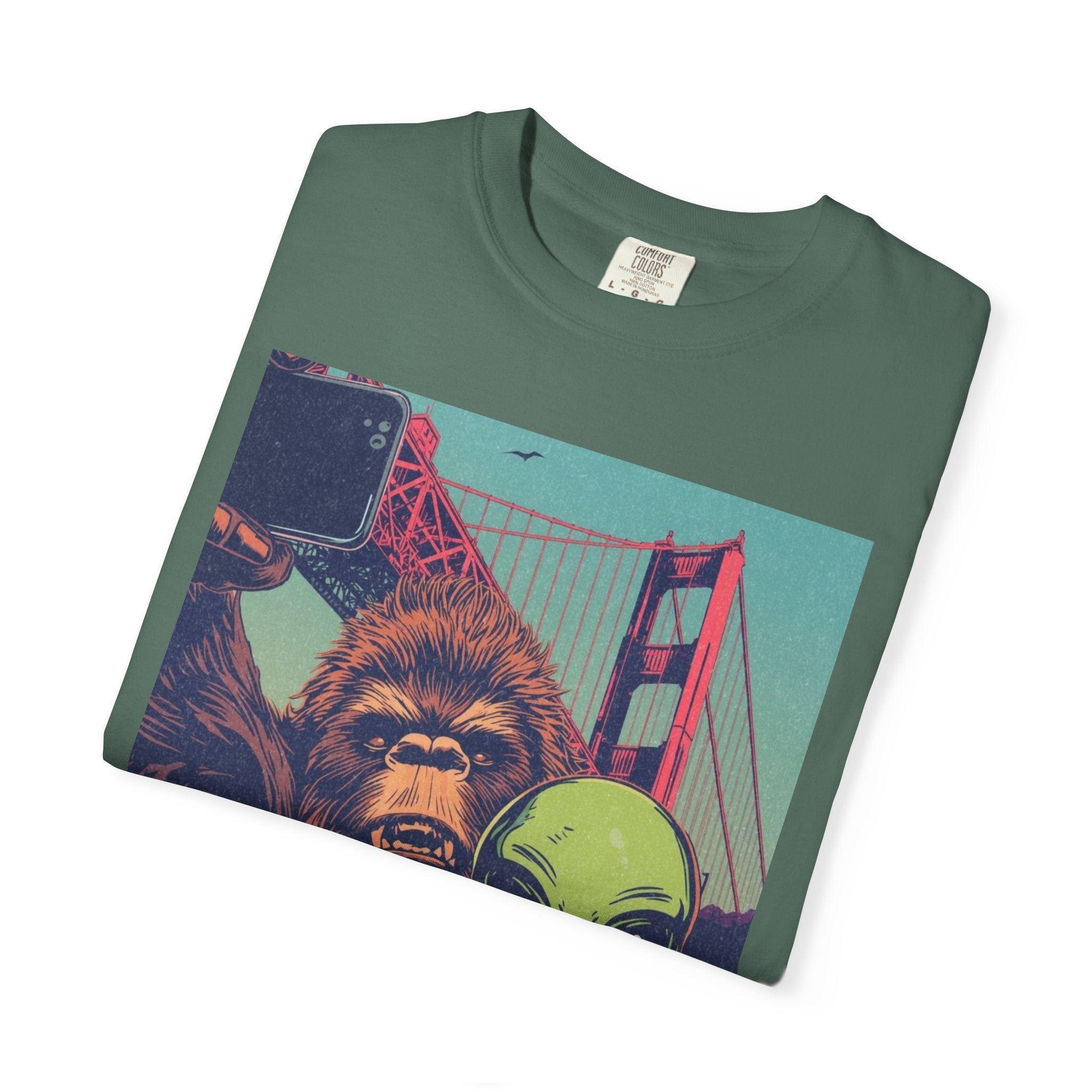 Alien & Bigfoot Golden Gate Bridge T-Shirt — San Francisco UFO & Cryptid Tee
