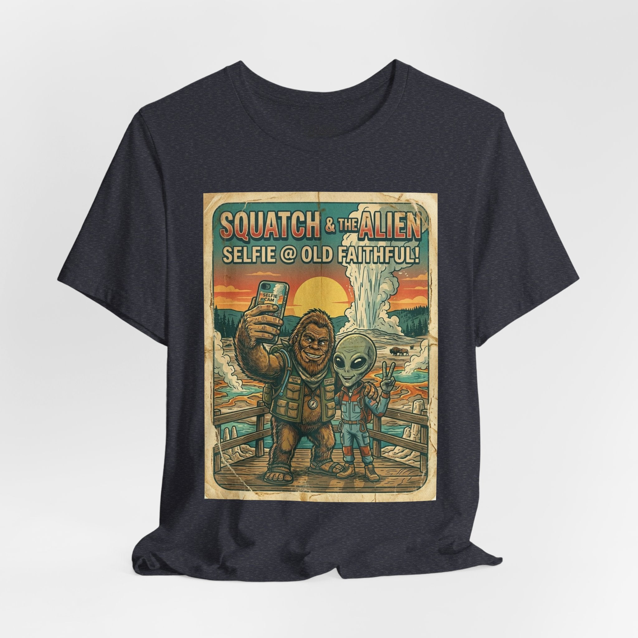 Squatch & The Alien Selfie Yellowstone, Bigfoot Alien Poster Shirt