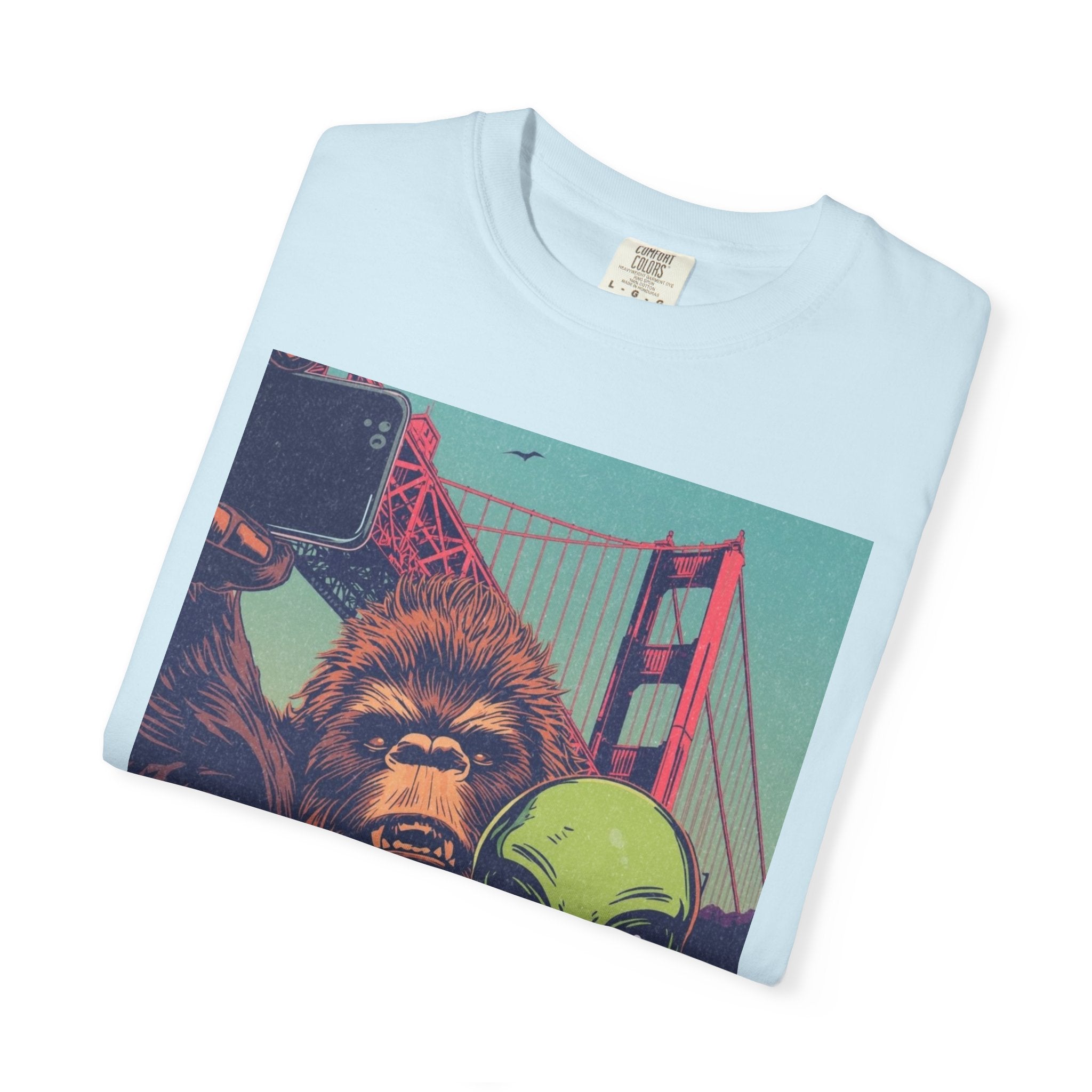 Alien & Bigfoot Golden Gate Bridge T-Shirt — San Francisco UFO & Cryptid Tee