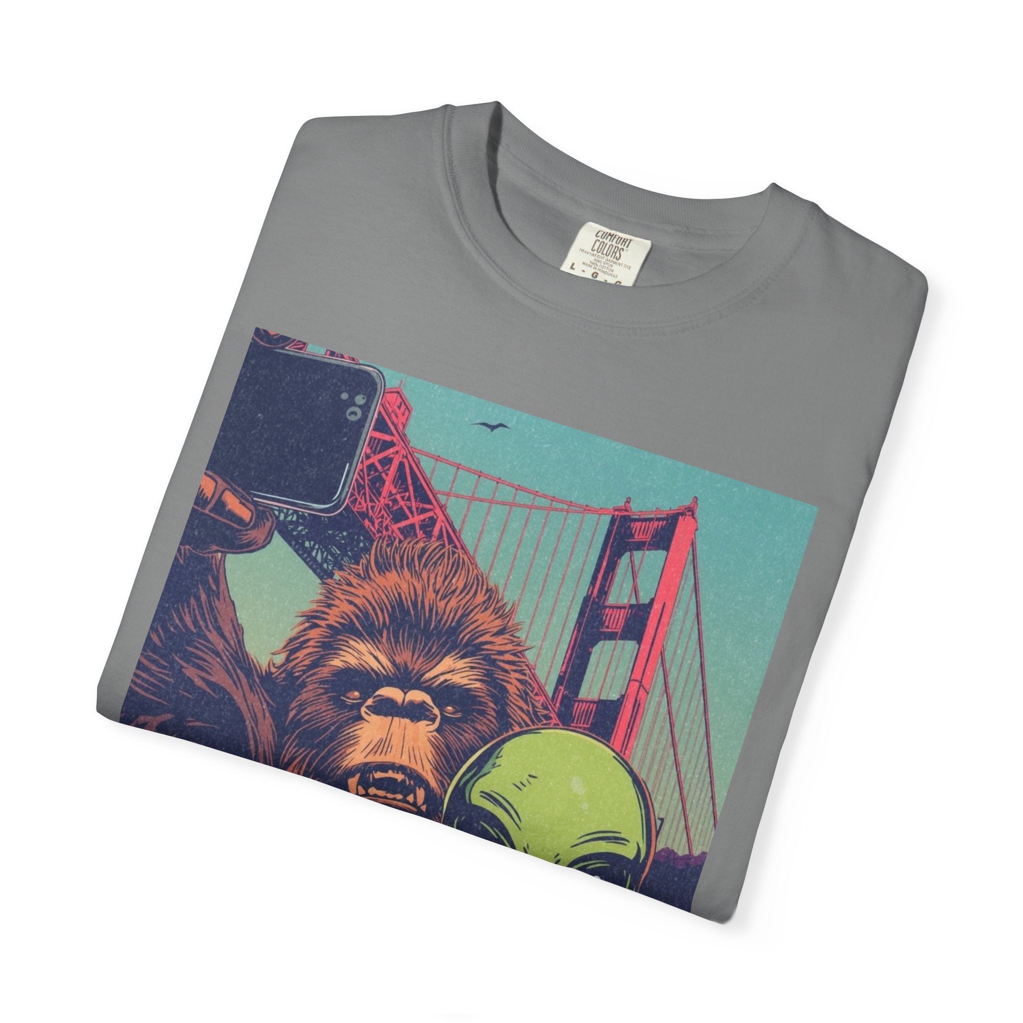 Alien & Bigfoot Golden Gate Bridge T-Shirt — San Francisco UFO & Cryptid Tee