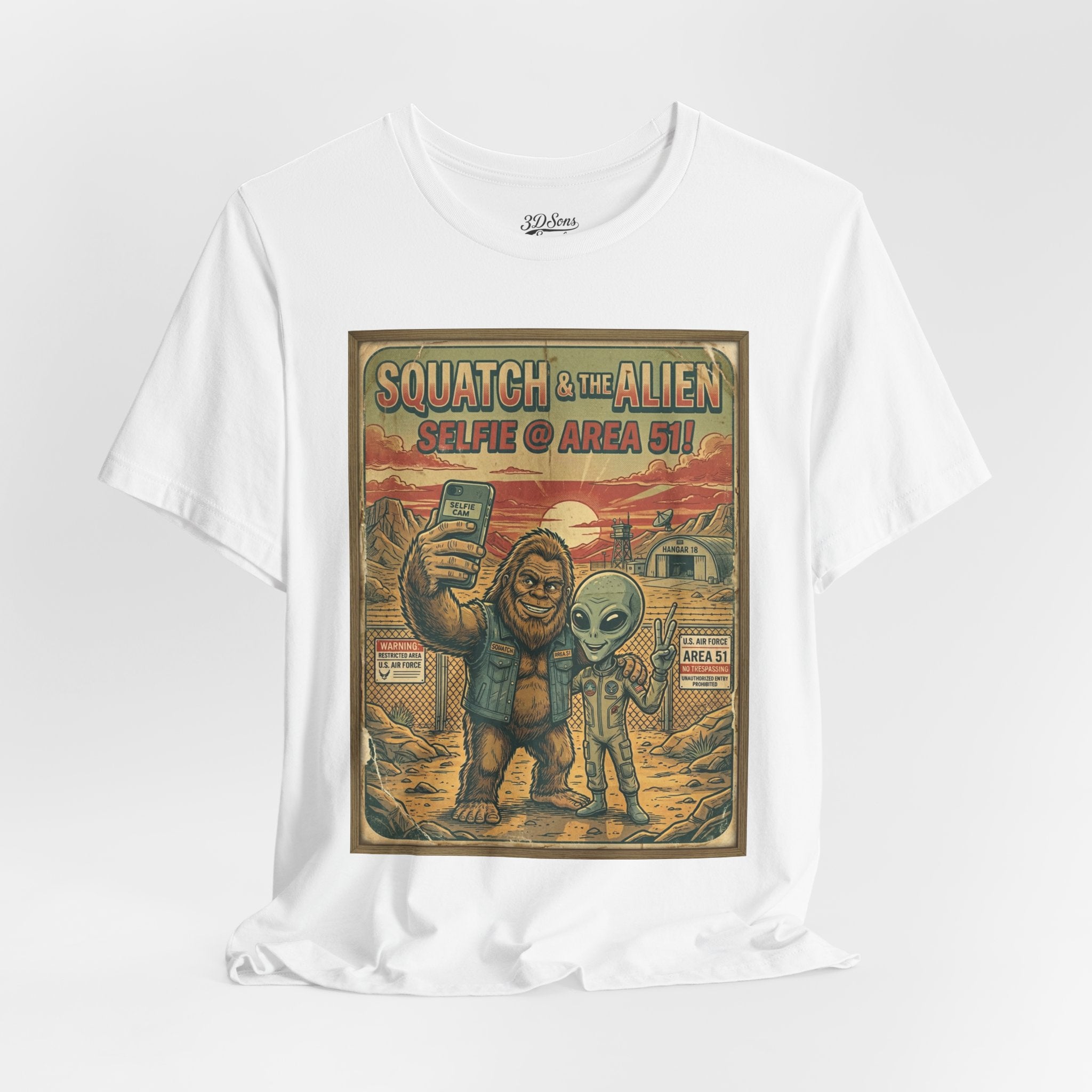 Squatch & The Alien Selfie Area 51,  Bigfoot Alien Poster Shirt