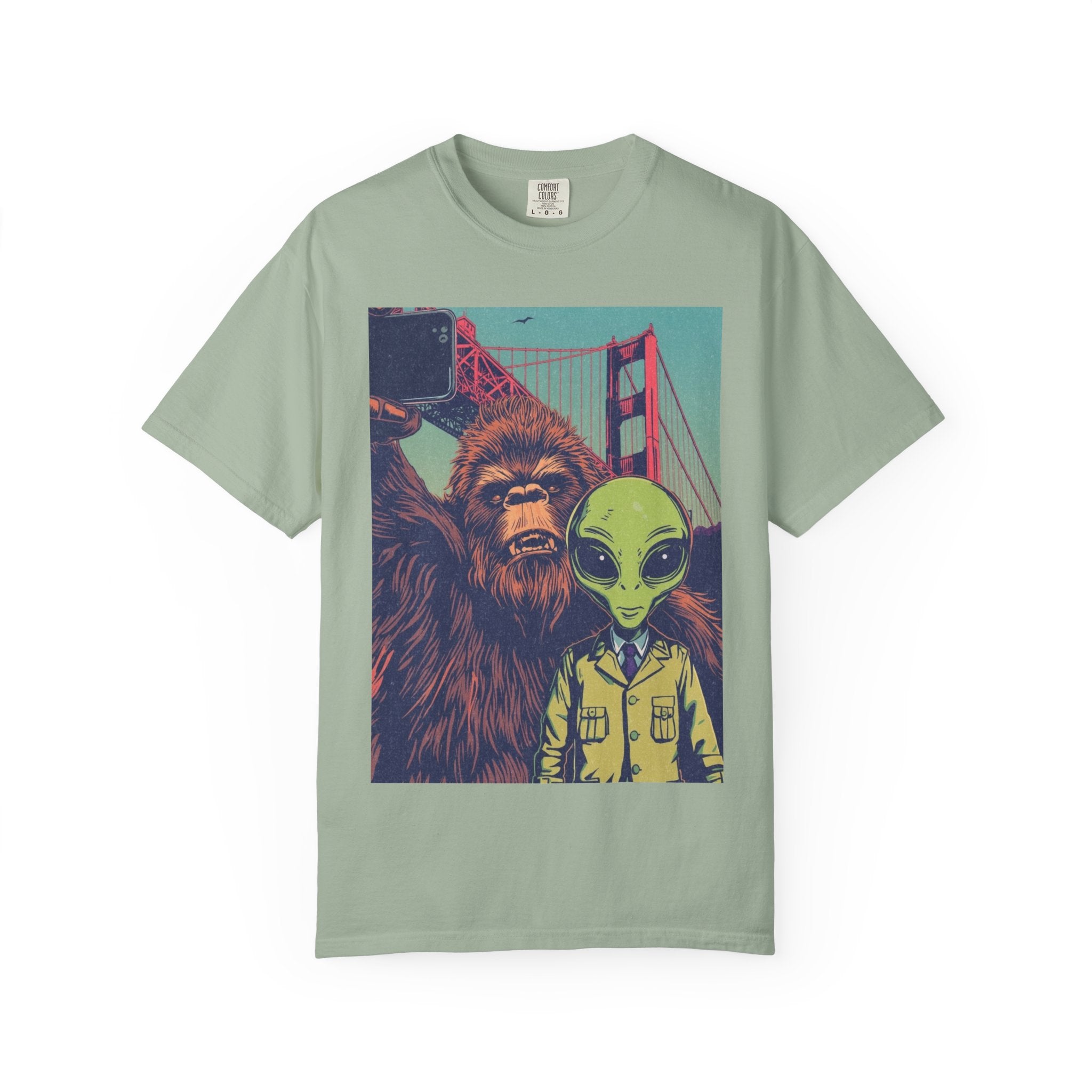 Alien & Bigfoot Golden Gate Bridge T-Shirt — San Francisco UFO & Cryptid Tee