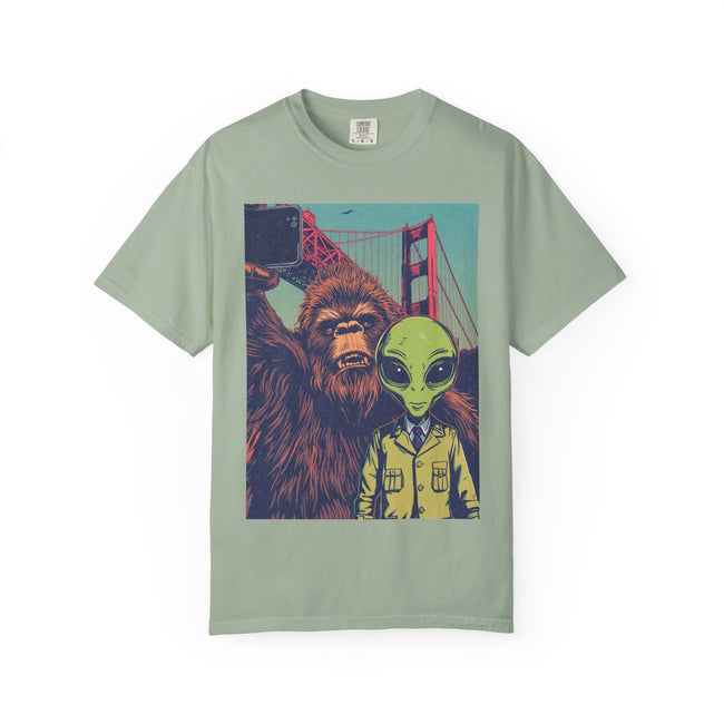 Alien & Bigfoot Golden Gate Bridge T-Shirt — San Francisco UFO & Cryptid Tee