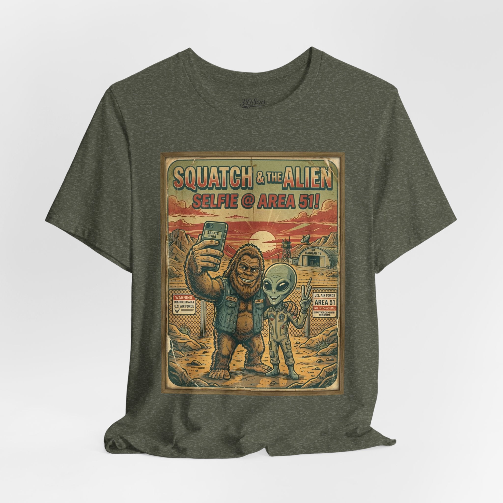 Squatch & The Alien Selfie Area 51,  Bigfoot Alien Poster Shirt