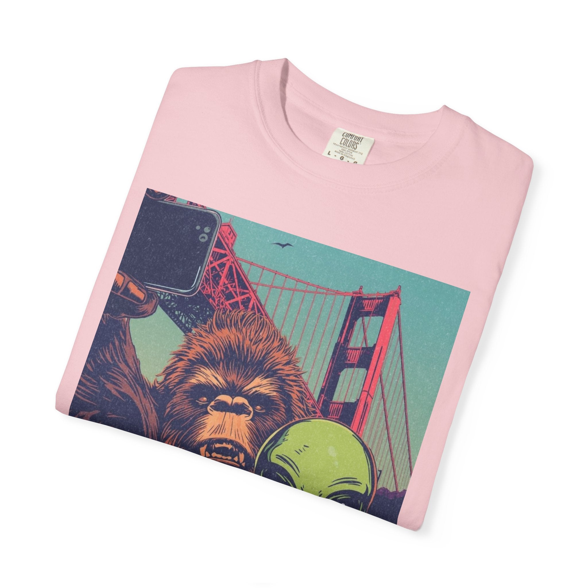 Alien & Bigfoot Golden Gate Bridge T-Shirt — San Francisco UFO & Cryptid Tee
