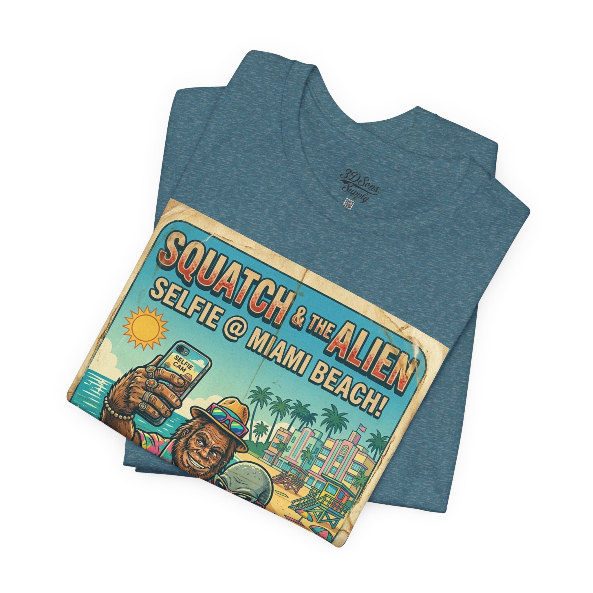 Squatch & The Alien Selfie Miami, Bigfoot Alien Poster Shirt