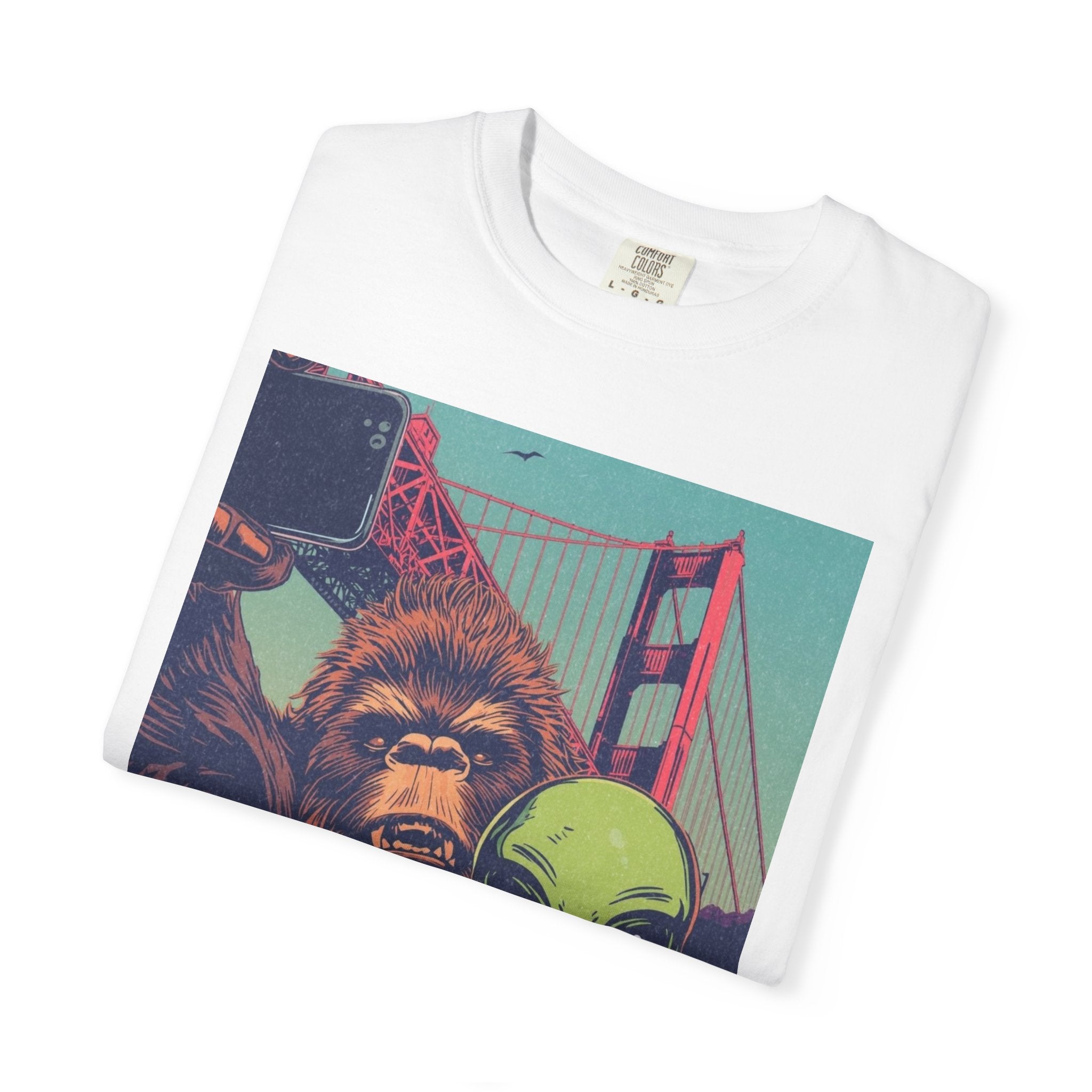 Alien & Bigfoot Golden Gate Bridge T-Shirt — San Francisco UFO & Cryptid Tee