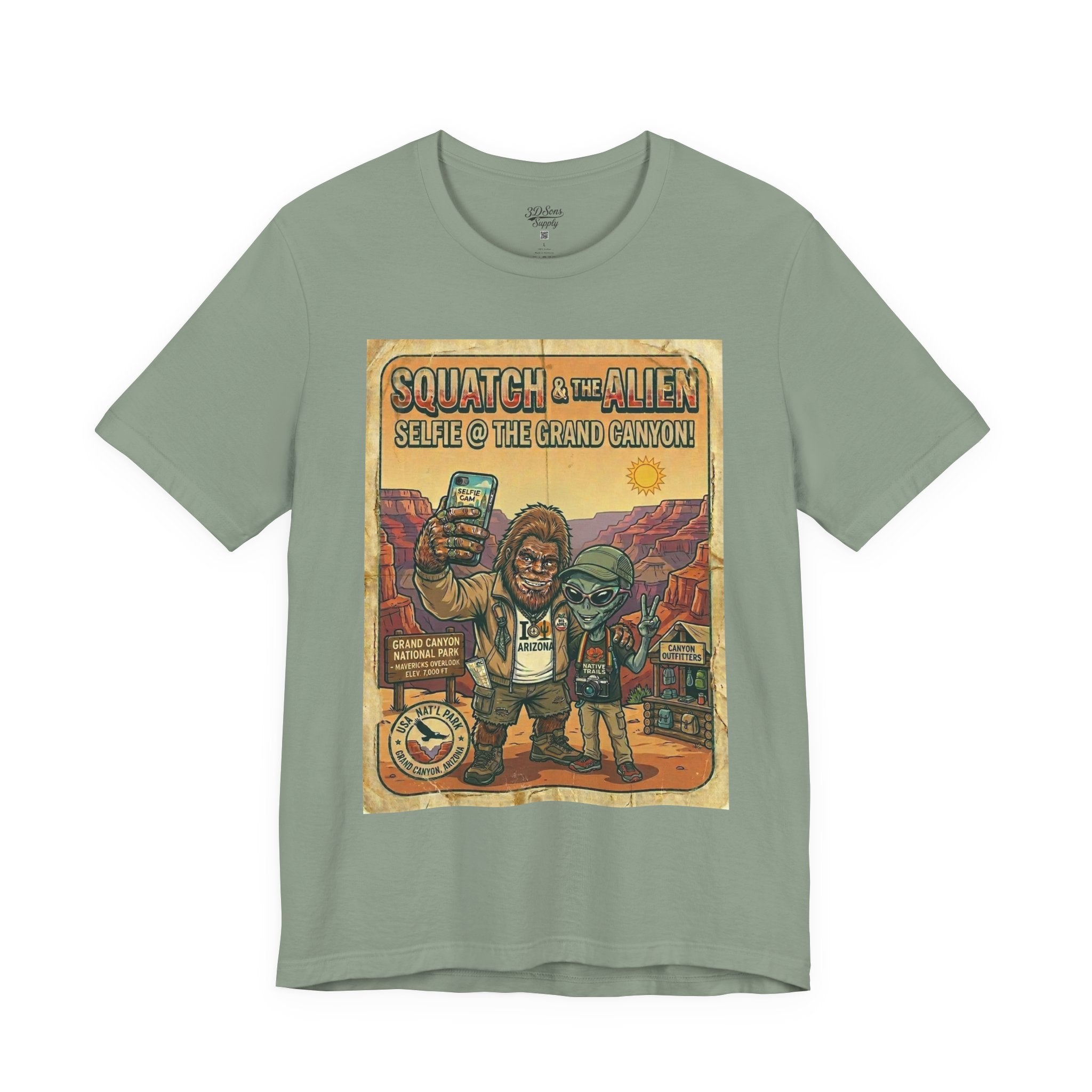 Squatch & The Alien Selfie Yellowstone, Bigfoot Alien Poster Shirt