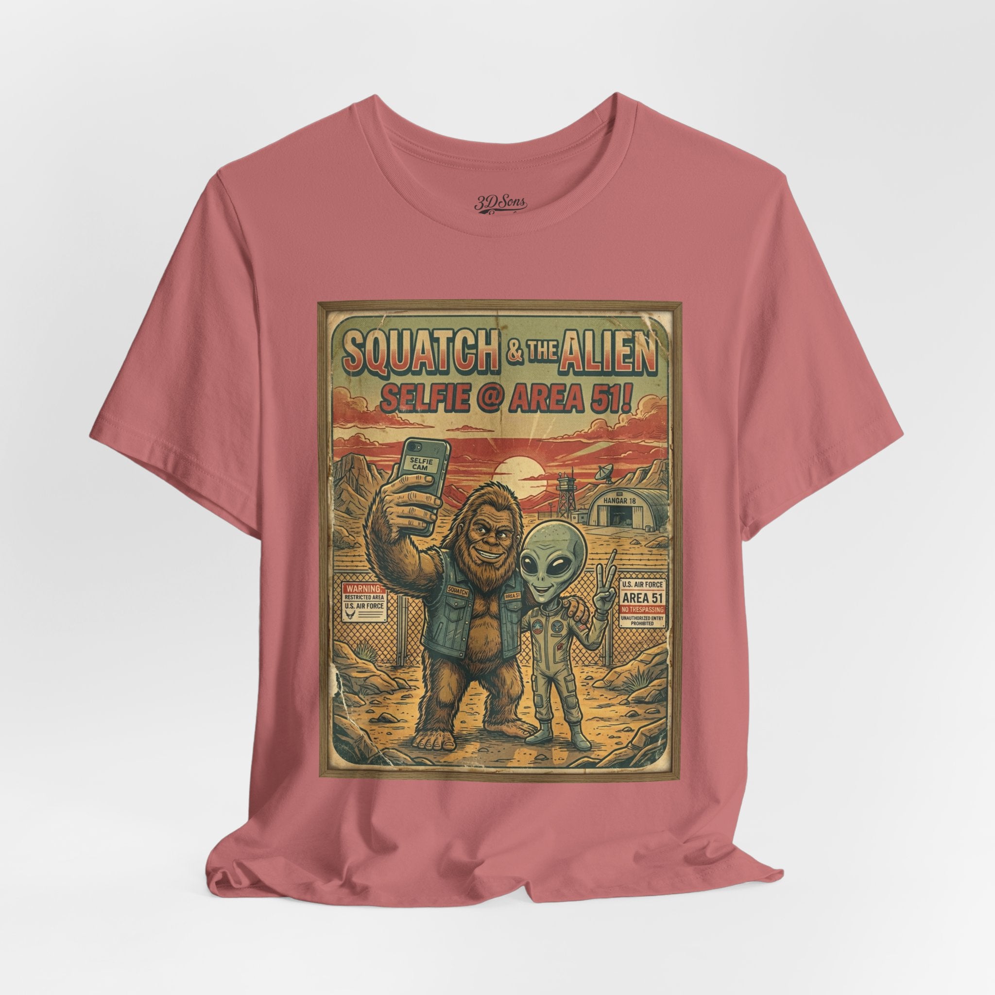 Squatch & The Alien Selfie Area 51,  Bigfoot Alien Poster Shirt