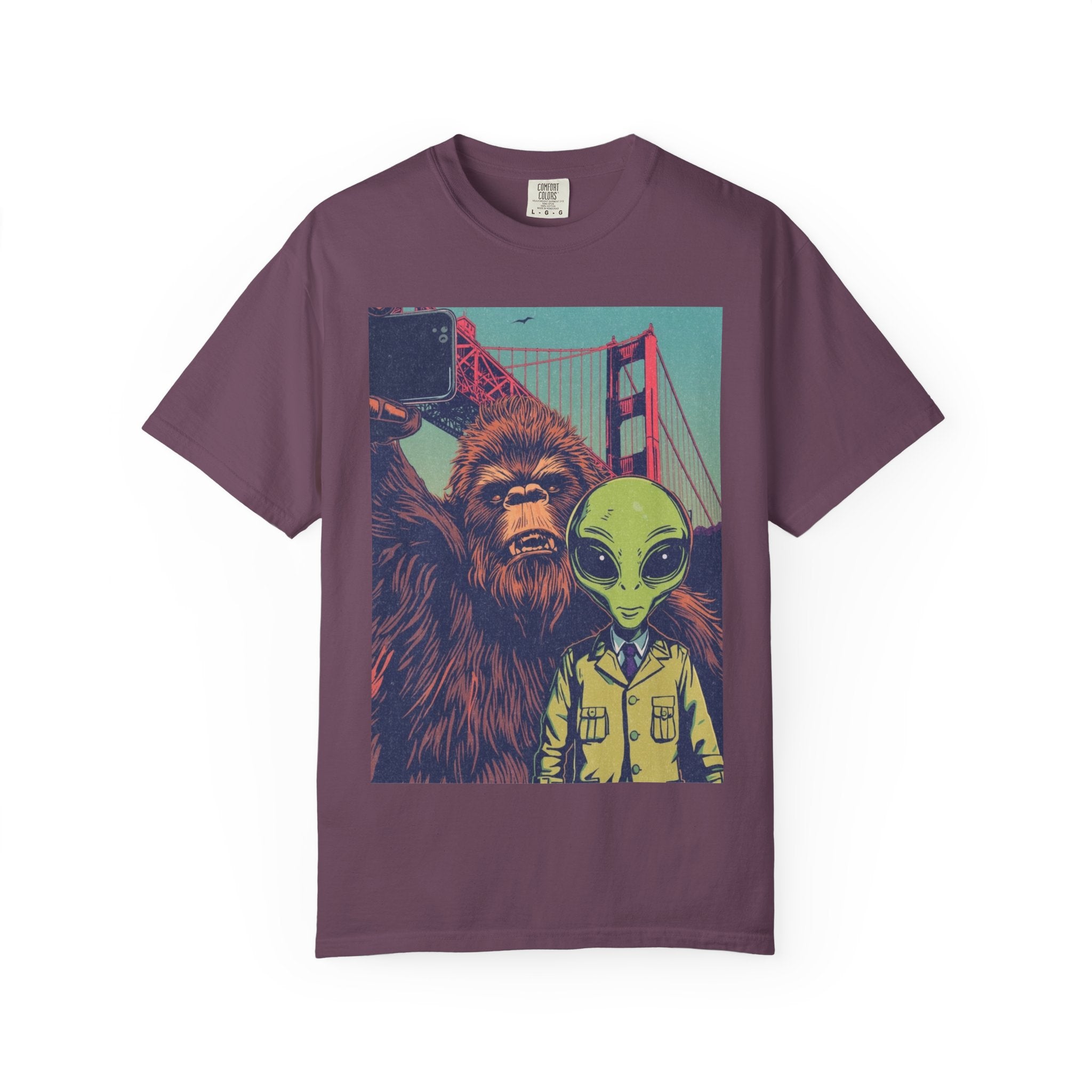 Alien & Bigfoot Golden Gate Bridge T-Shirt — San Francisco UFO & Cryptid Tee