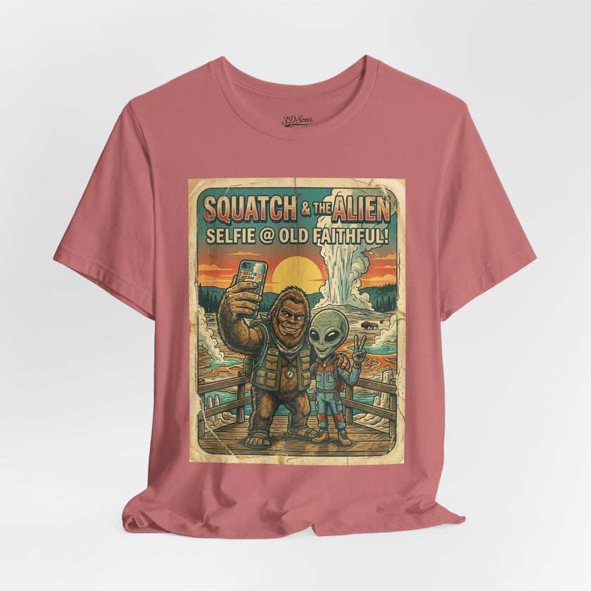 Squatch & The Alien Selfie Yellowstone, Bigfoot Alien Poster Shirt