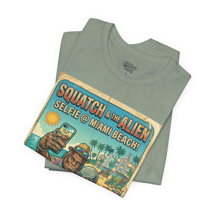 Squatch & The Alien Selfie Miami, Bigfoot Alien Poster Shirt