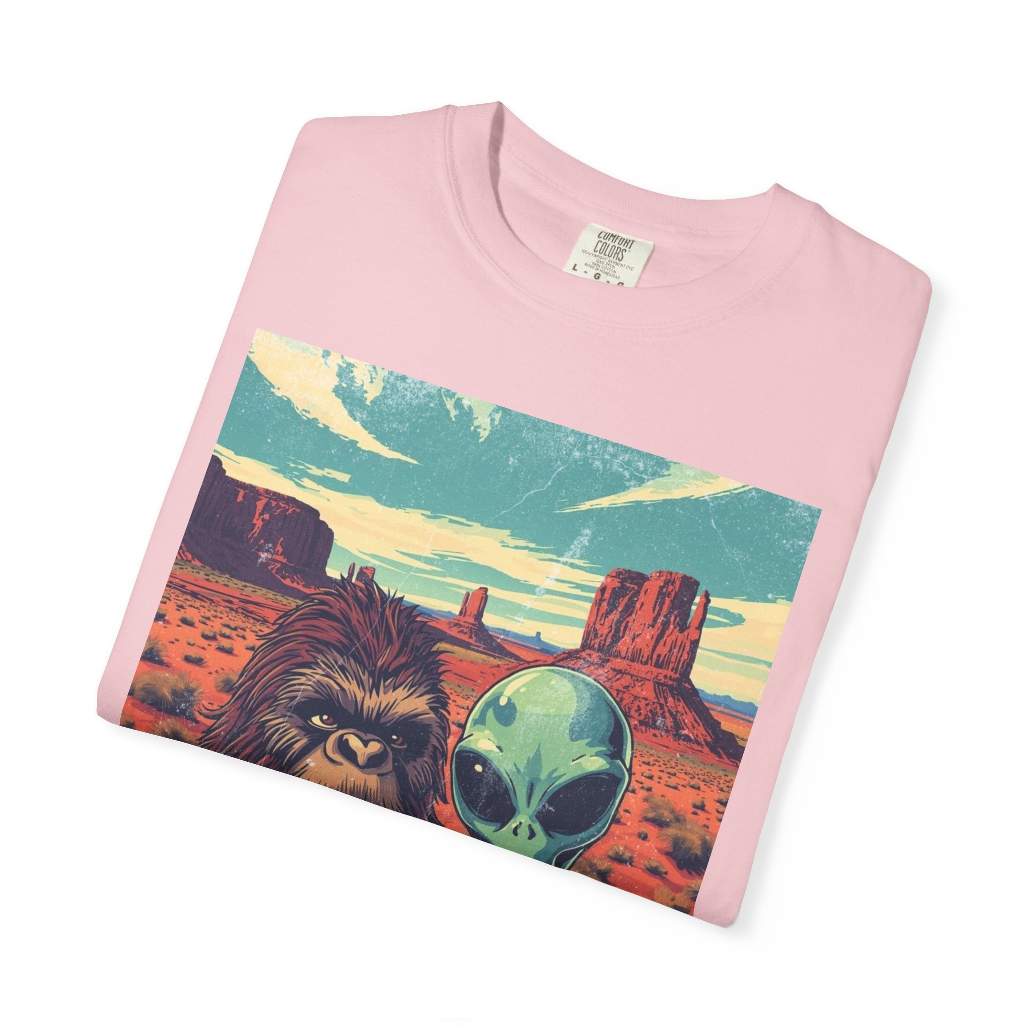 Alien & Bigfoot Monument Park T-Shirt