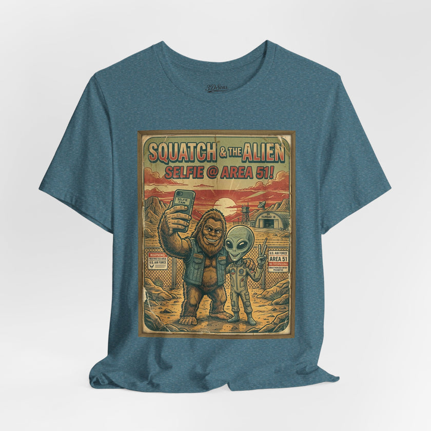 Squatch & The Alien Selfie Area 51,  Bigfoot Alien Poster Shirt
