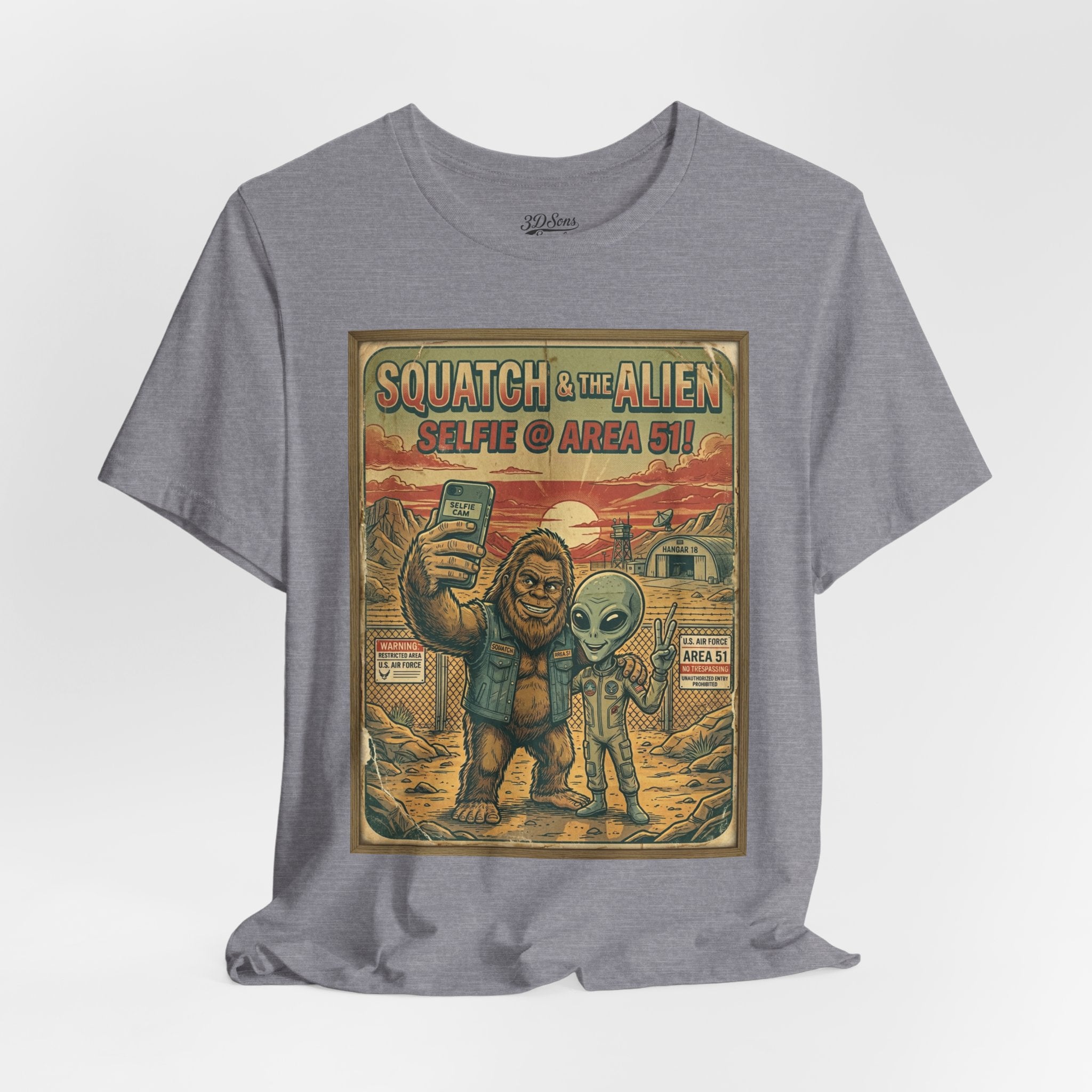 Squatch & The Alien Selfie Area 51,  Bigfoot Alien Poster Shirt