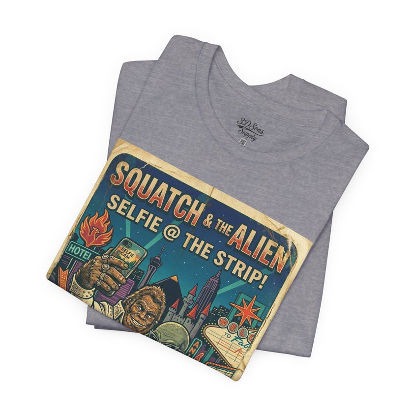 Squatch & The Alien Selfie Viva Las Vegas, Bigfoot Alien Poster Shirt