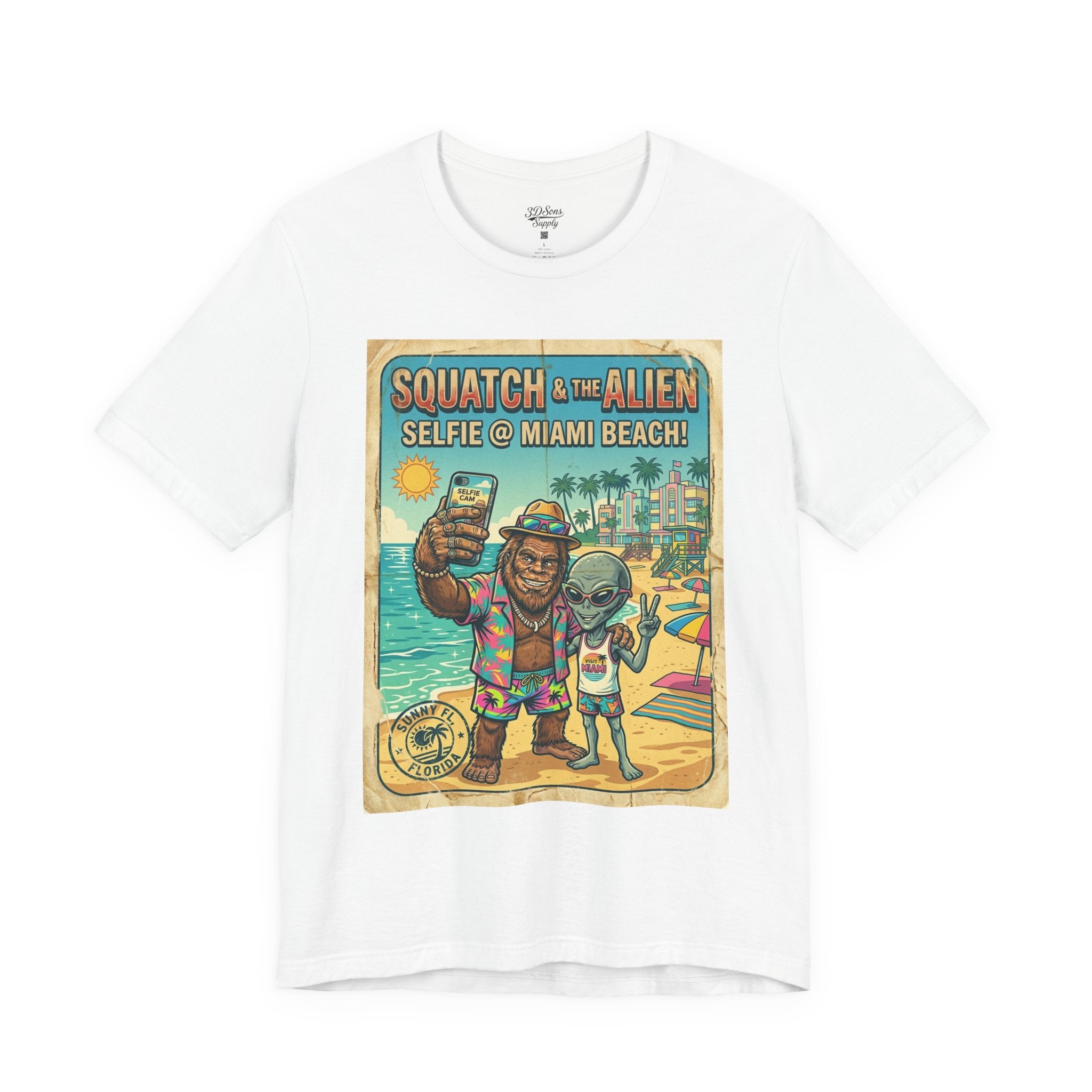 Squatch & The Alien Selfie Miami, Bigfoot Alien Poster Shirt