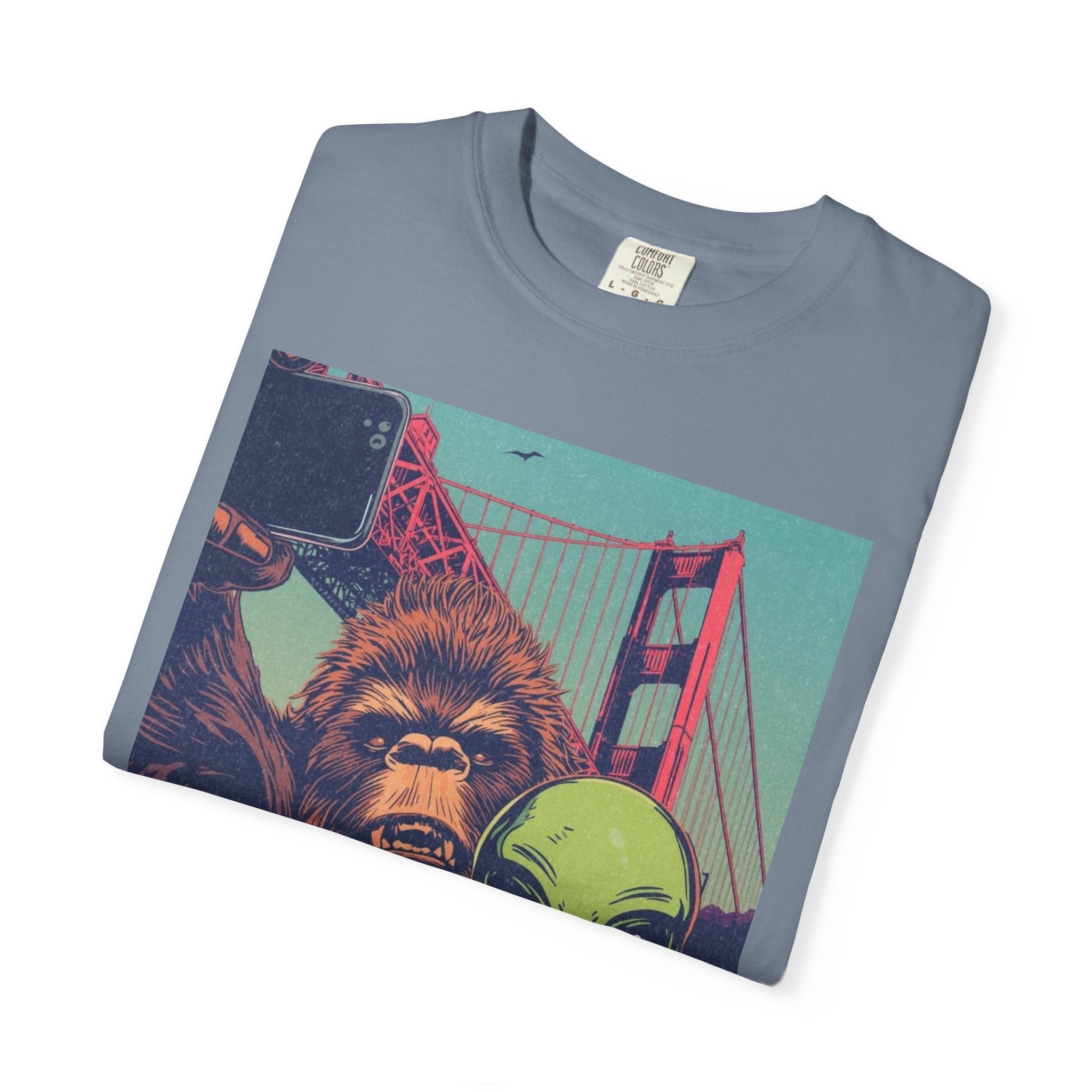 Alien & Bigfoot Golden Gate Bridge T-Shirt — San Francisco UFO & Cryptid Tee