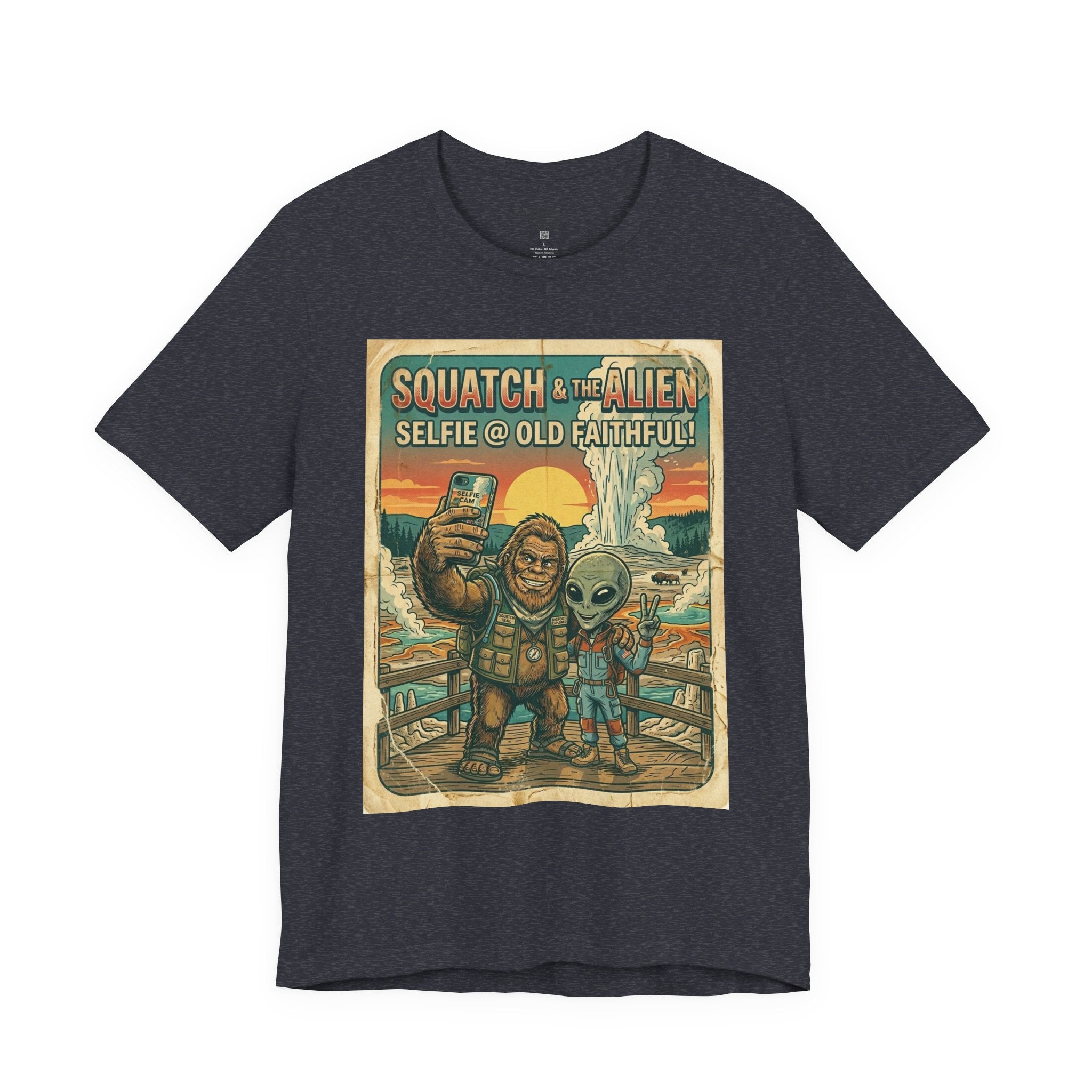 Squatch & The Alien Selfie Yellowstone, Bigfoot Alien Poster Shirt