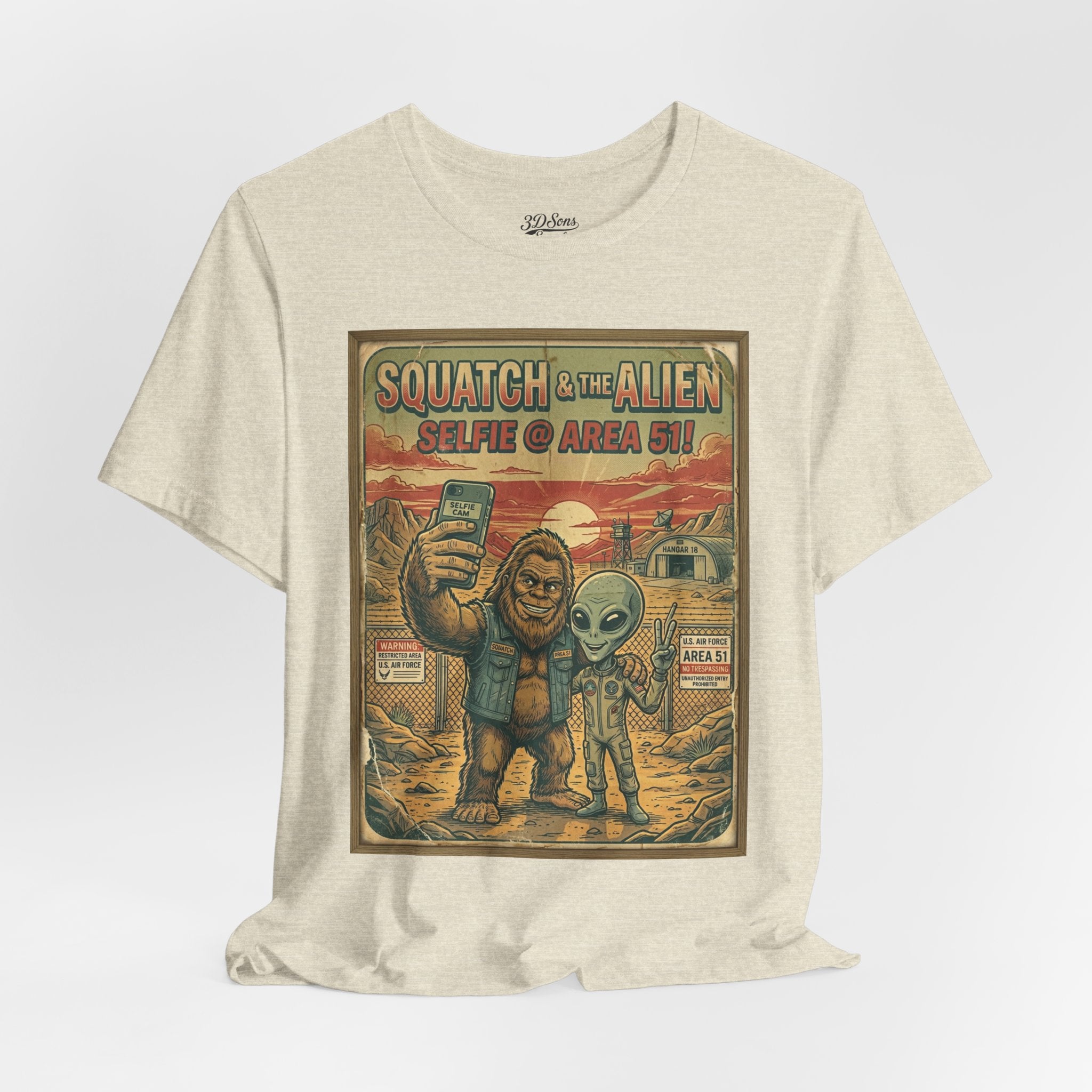 Squatch & The Alien Selfie Area 51,  Bigfoot Alien Poster Shirt