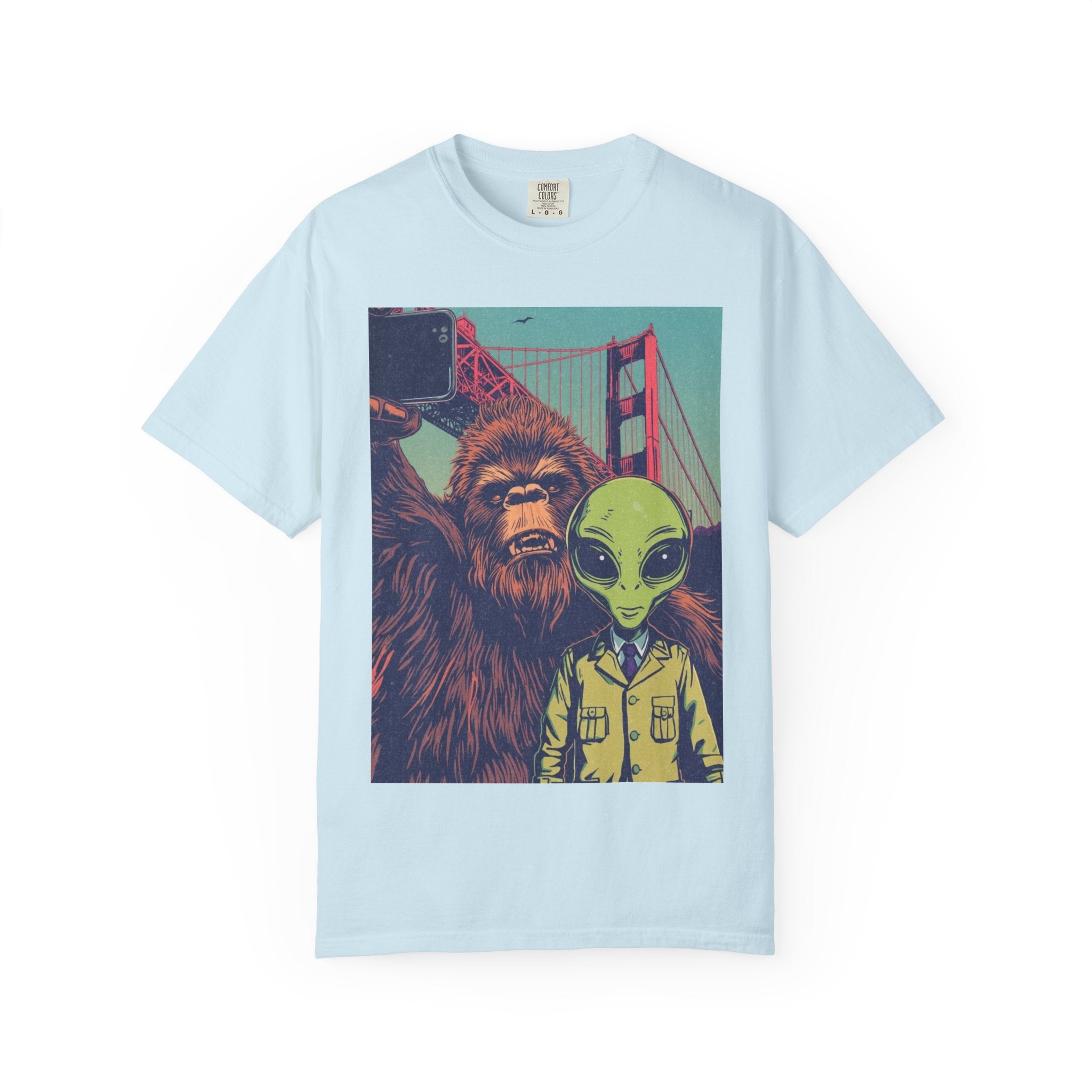 Alien & Bigfoot Golden Gate Bridge T-Shirt — San Francisco UFO & Cryptid Tee