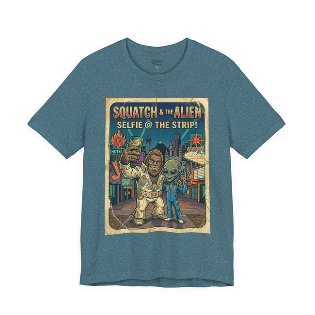 Squatch & The Alien Selfie Viva Las Vegas, Bigfoot Alien Poster Shirt