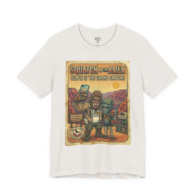 Squatch & The Alien Selfie Yellowstone, Bigfoot Alien Poster Shirt