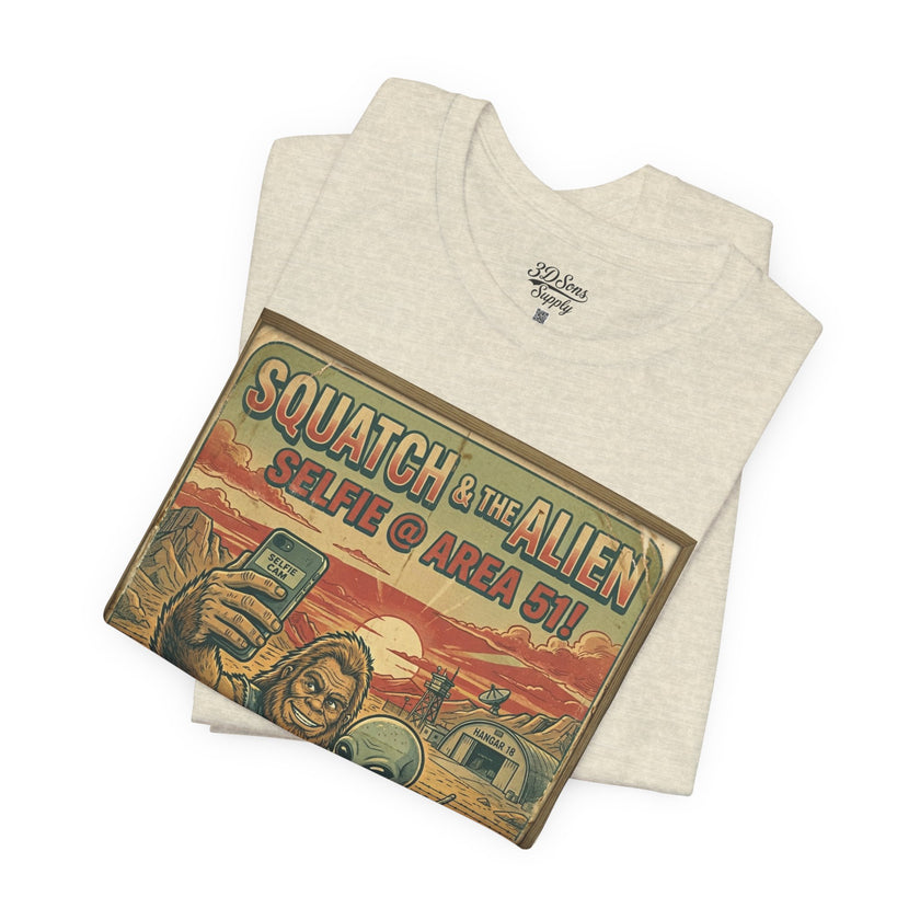 Squatch & The Alien Selfie Area 51,  Bigfoot Alien Poster Shirt