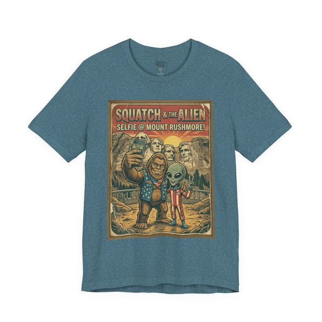 Squatch & The Alien Selfie Mount Rushmore, Bigfoot Alien Poster Shirt