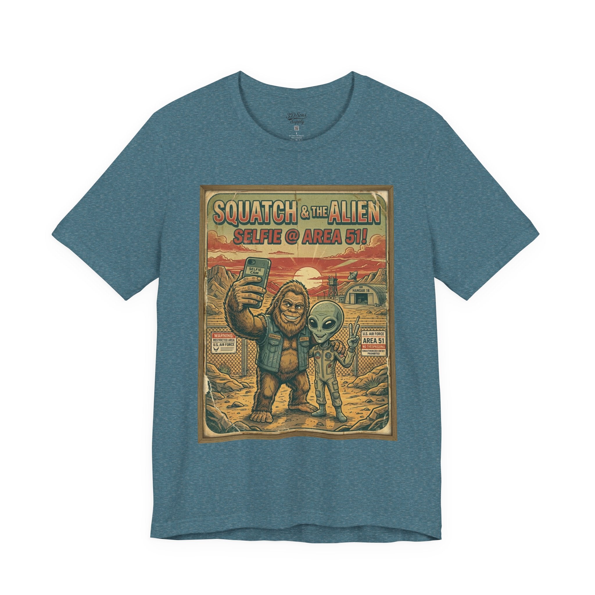 Squatch & The Alien Selfie Area 51,  Bigfoot Alien Poster Shirt