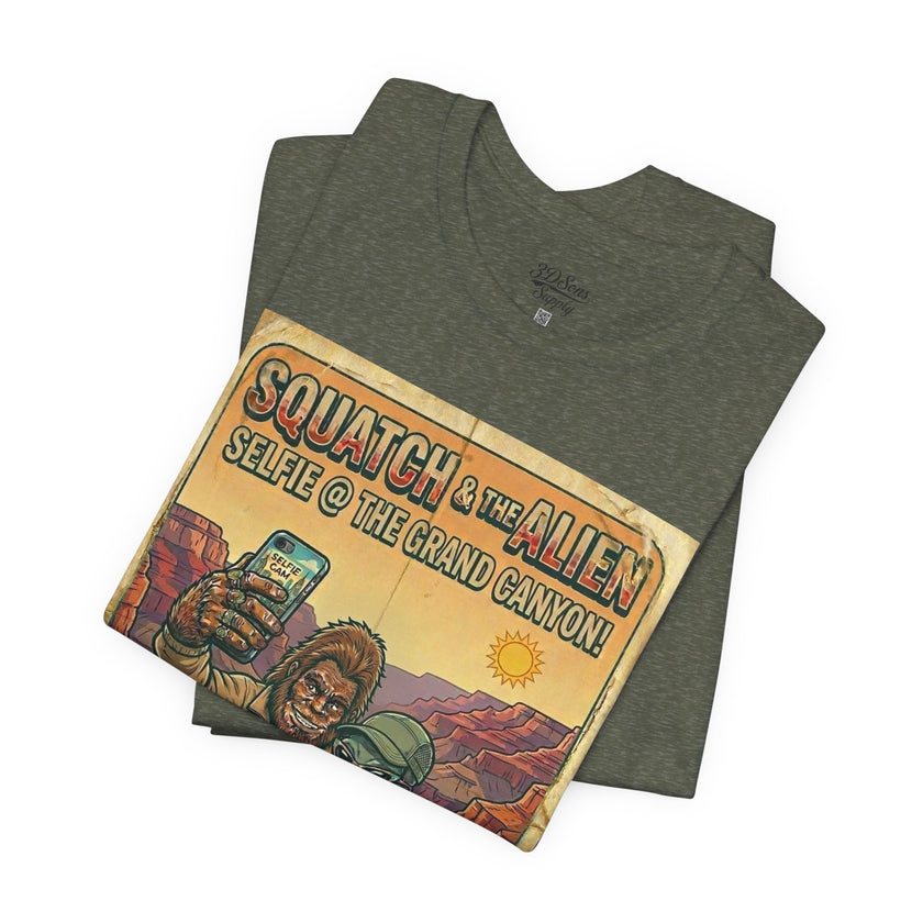 Squatch & The Alien Selfie Yellowstone, Bigfoot Alien Poster Shirt