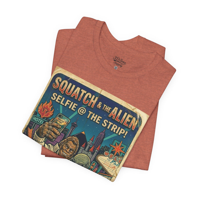 Squatch & The Alien Selfie Viva Las Vegas, Bigfoot Alien Poster Shirt