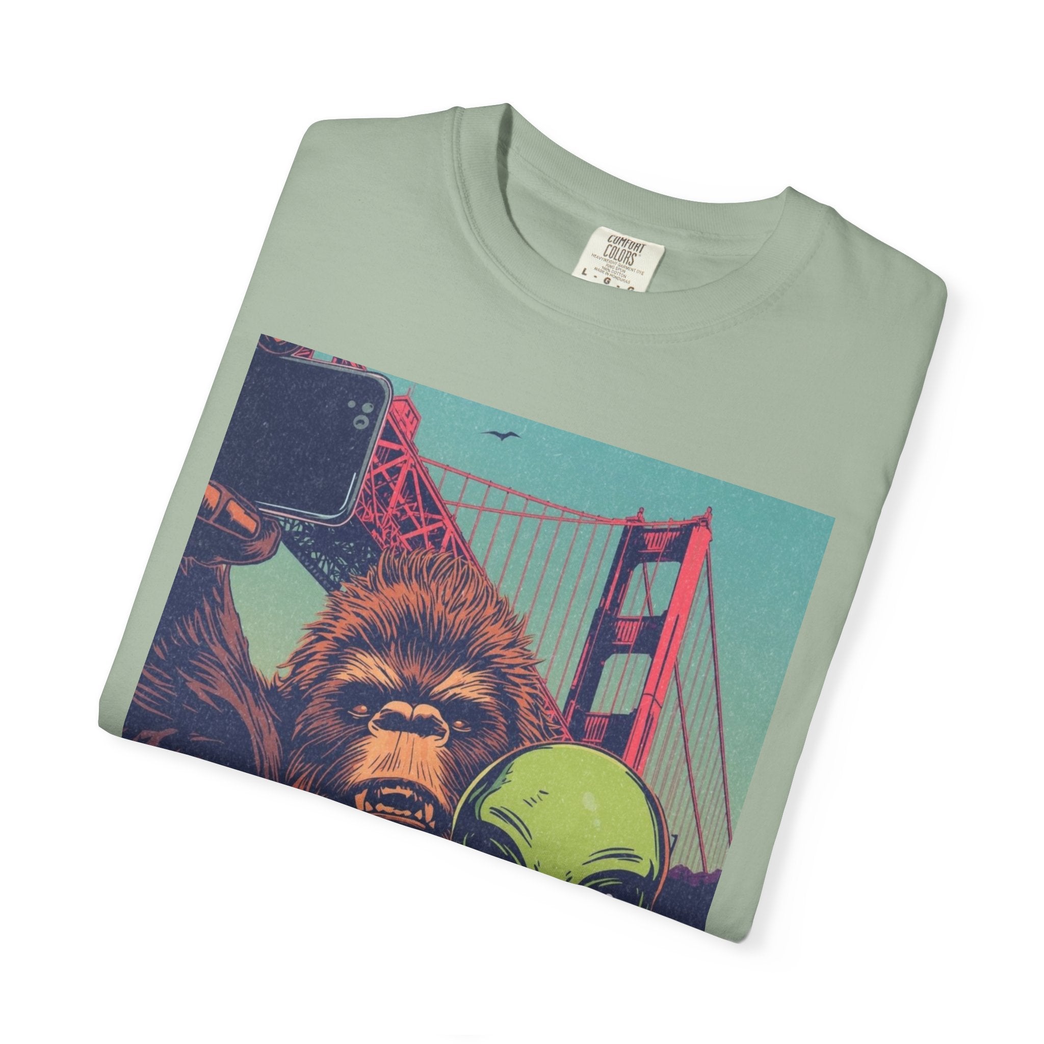 Alien & Bigfoot Golden Gate Bridge T-Shirt — San Francisco UFO & Cryptid Tee