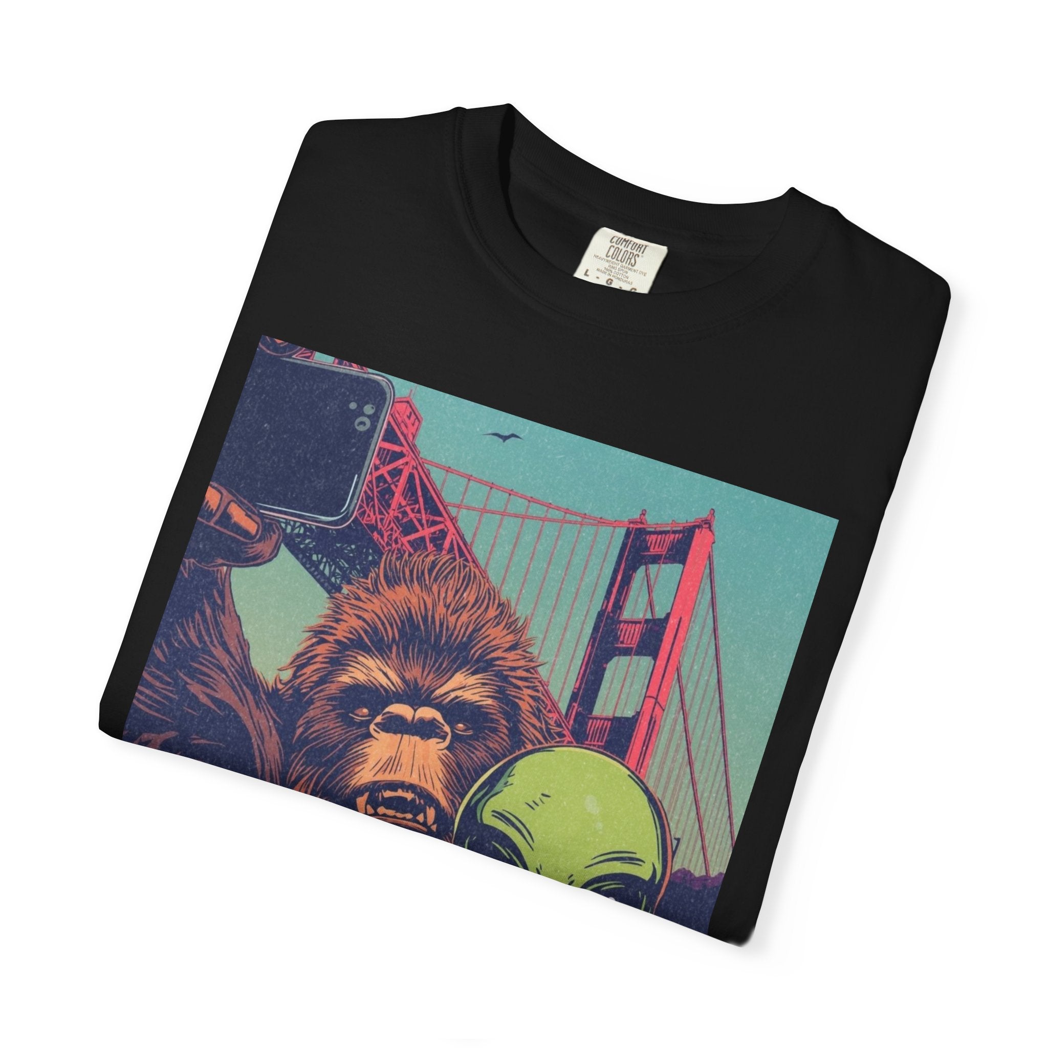 Alien & Bigfoot Golden Gate Bridge T-Shirt — San Francisco UFO & Cryptid Tee