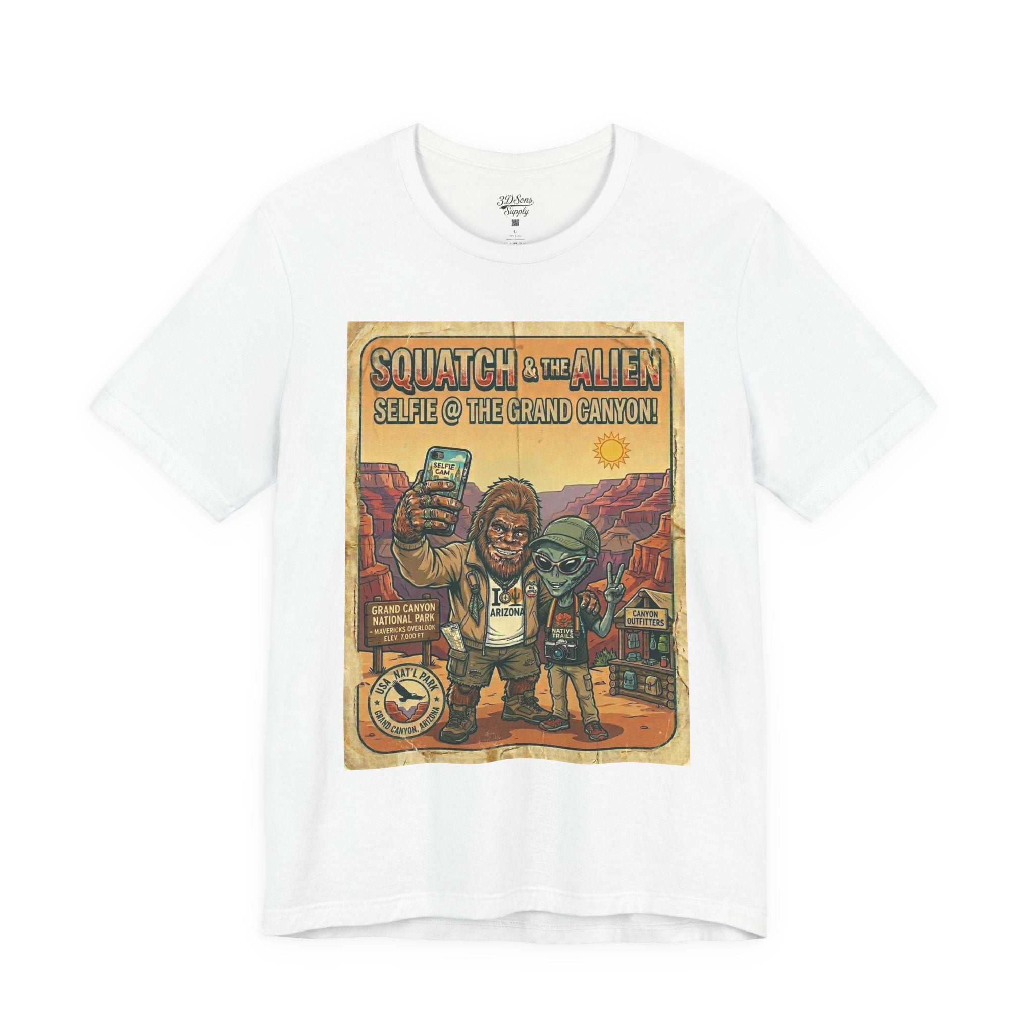 Squatch & The Alien Selfie Yellowstone, Bigfoot Alien Poster Shirt