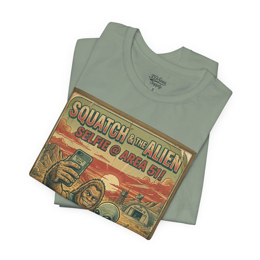 Squatch & The Alien Selfie Area 51,  Bigfoot Alien Poster Shirt