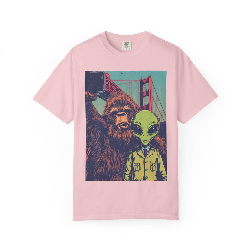 Alien & Bigfoot Golden Gate Bridge T-Shirt — San Francisco UFO & Cryptid Tee