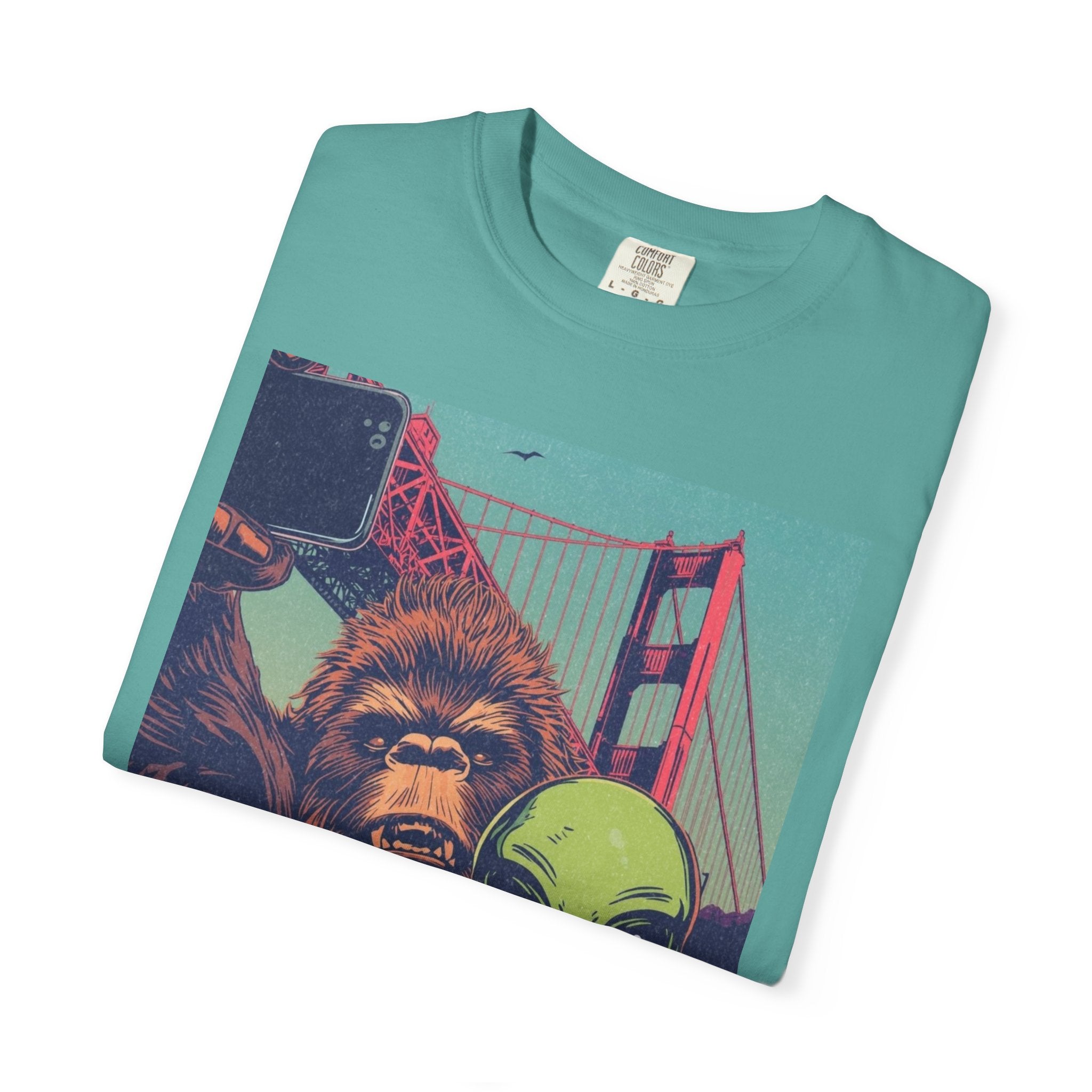 Alien & Bigfoot Golden Gate Bridge T-Shirt — San Francisco UFO & Cryptid Tee