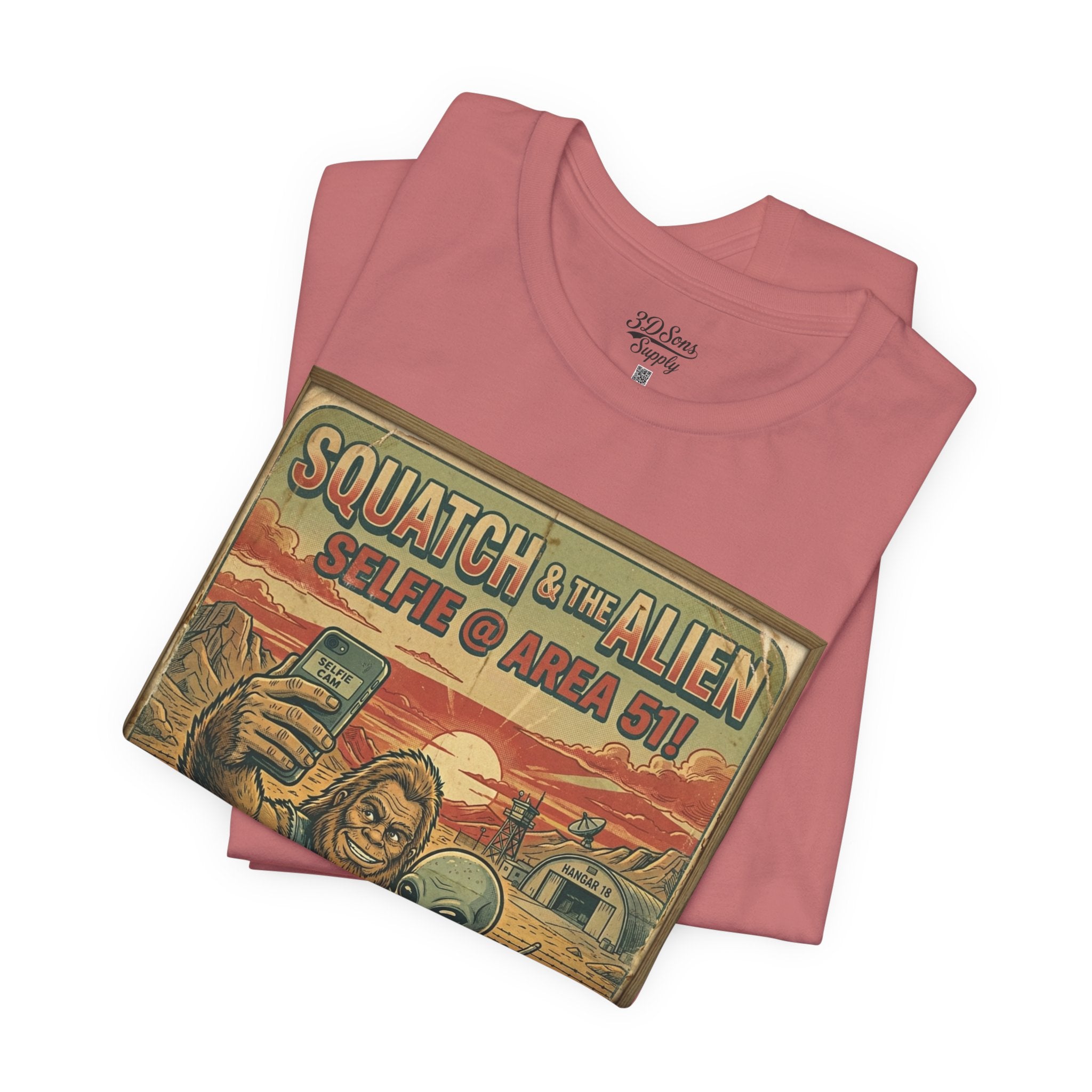 Squatch & The Alien Selfie Area 51,  Bigfoot Alien Poster Shirt