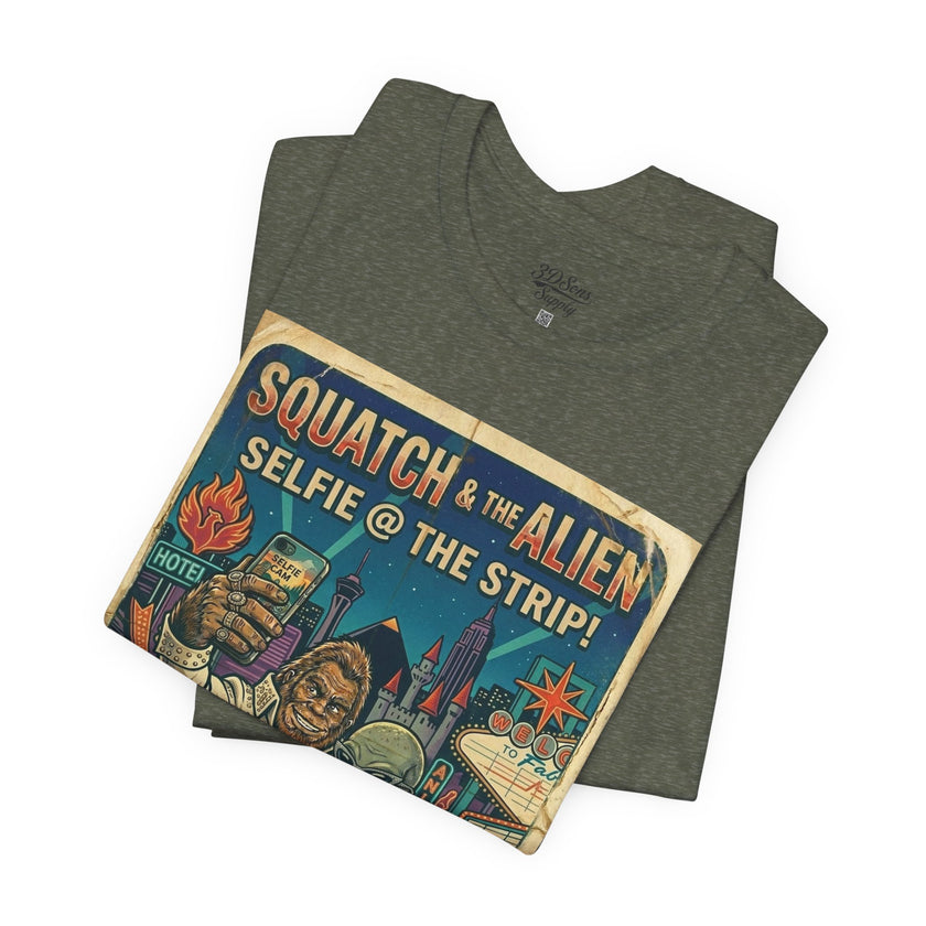Squatch & The Alien Selfie Viva Las Vegas, Bigfoot Alien Poster Shirt