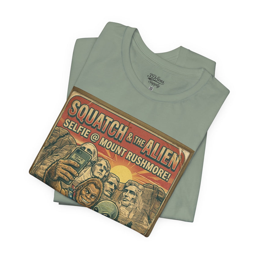 Squatch & The Alien Selfie Mount Rushmore, Bigfoot Alien Poster Shirt