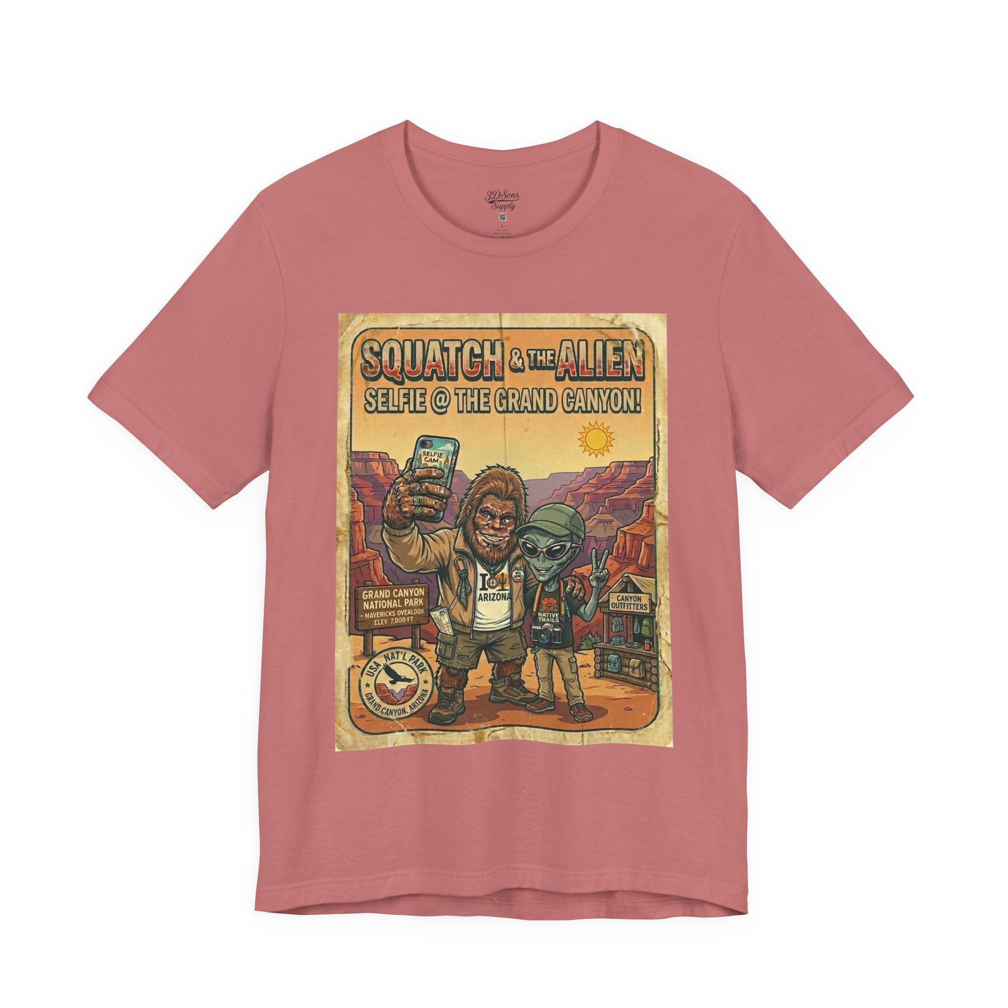 Squatch & The Alien Selfie Yellowstone, Bigfoot Alien Poster Shirt